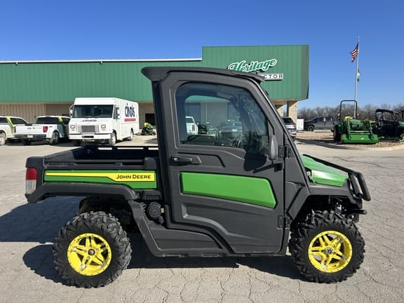 Image of John Deere XUV 835M equipment image 2