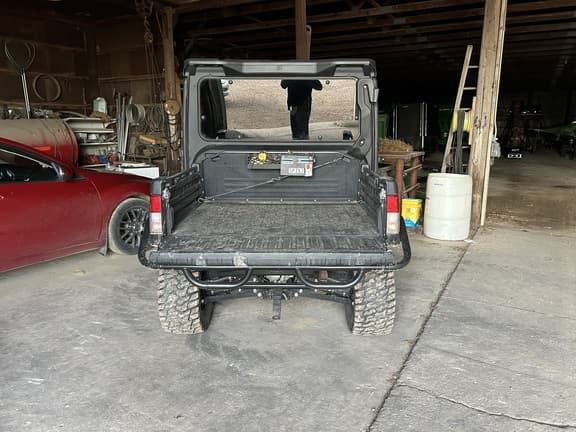 Image of John Deere XUV 835M equipment image 2