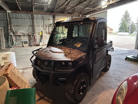 Image of John Deere XUV 835M equipment image 4