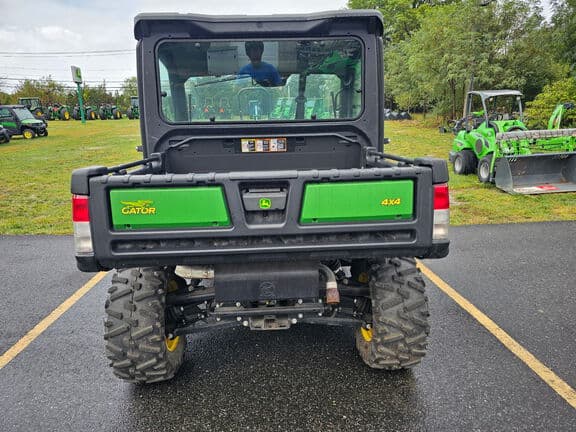 Image of John Deere XUV 835M equipment image 2