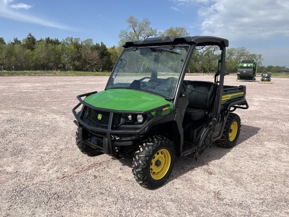 Image of John Deere XUV 835M Primary image