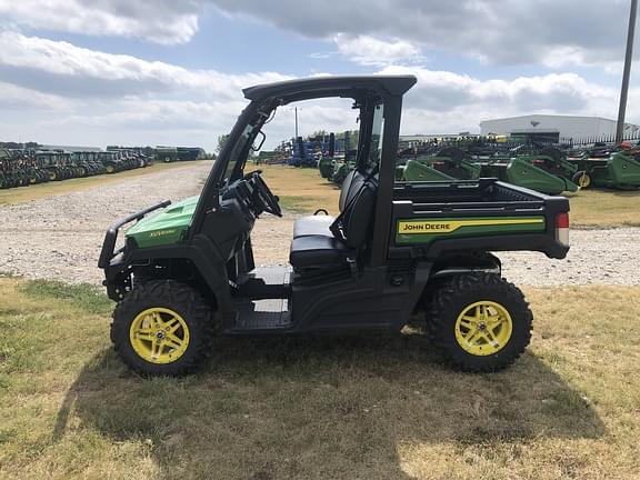 Image of John Deere XUV 835M equipment image 2