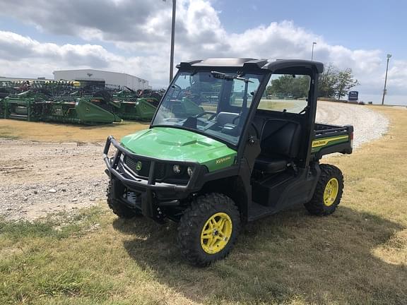 Image of John Deere XUV 835M equipment image 1