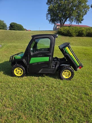 Image of John Deere XUV 835M equipment image 4