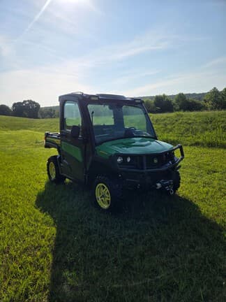 Image of John Deere XUV 835M equipment image 1
