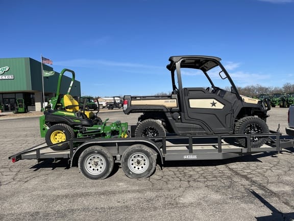 2023 John Deere XUV 835M Equipment Image0