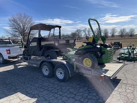 Image of John Deere XUV 835M equipment image 2