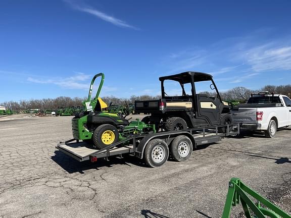 Image of John Deere XUV 835M equipment image 1