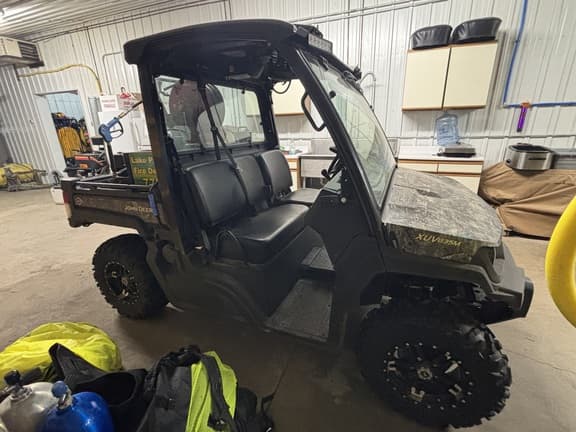 Image of John Deere XUV 835M equipment image 3