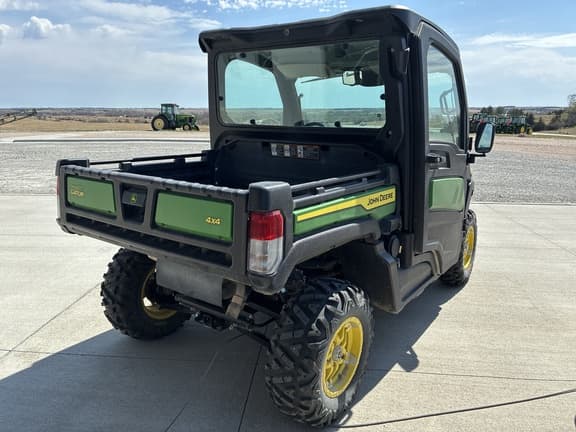 Image of John Deere XUV 835M equipment image 3
