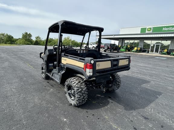 Image of John Deere XUV 835M equipment image 2