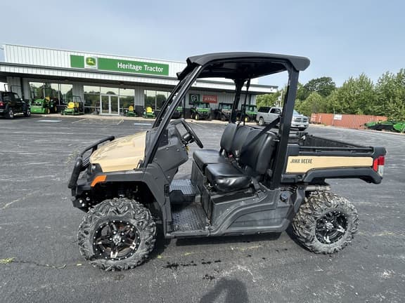 Image of John Deere XUV 835M equipment image 1