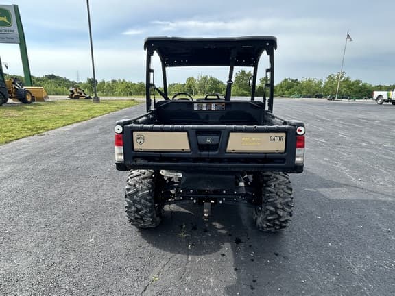 Image of John Deere XUV 835M equipment image 3