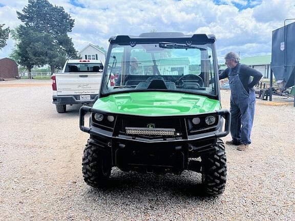 Image of John Deere XUV 835M equipment image 1