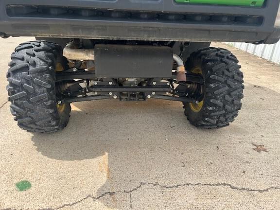 Image of John Deere XUV 835M equipment image 4