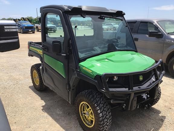 Image of John Deere XUV 835M equipment image 2