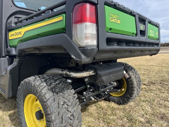 Image of John Deere XUV 835M equipment image 4