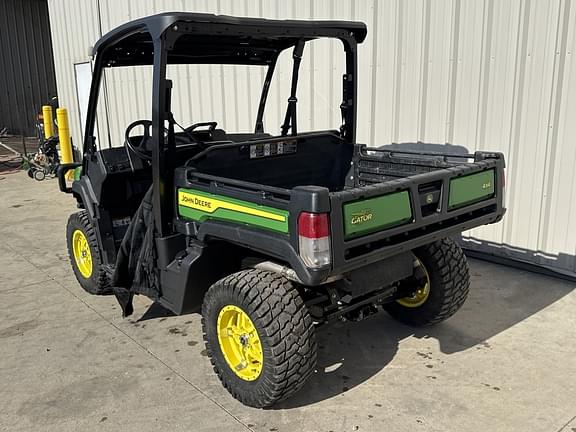 Image of John Deere XUV 835M equipment image 2