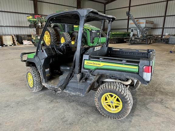 Image of John Deere XUV 835M equipment image 3