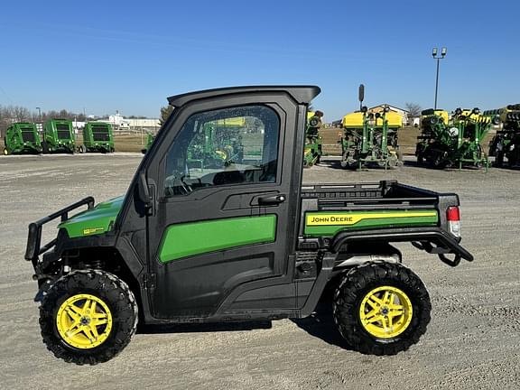 Image of John Deere XUV 835M equipment image 1