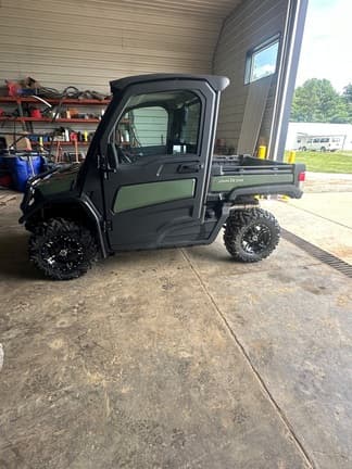 Image of John Deere XUV 835M equipment image 1