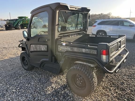 Image of John Deere XUV 835M equipment image 4