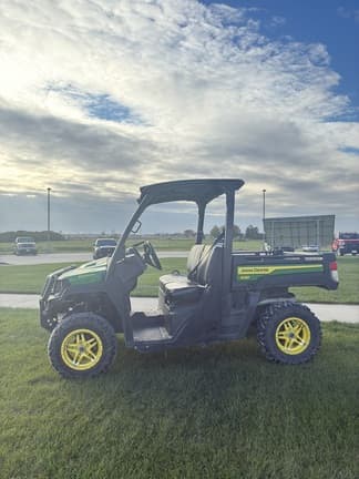 Image of John Deere XUV 835M equipment image 4