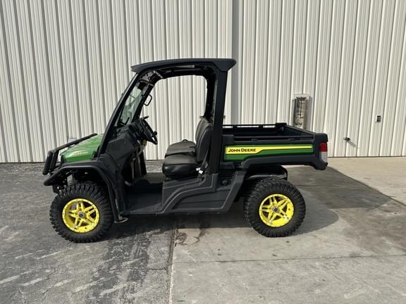 Image of John Deere XUV 835M equipment image 1