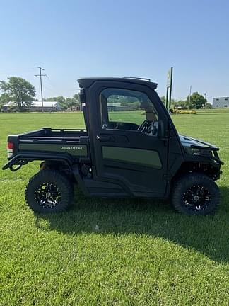 Image of John Deere XUV 835M equipment image 1