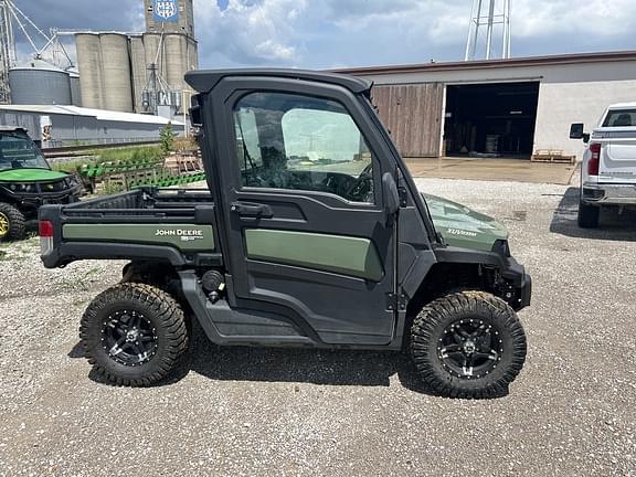 Image of John Deere XUV 835M equipment image 2
