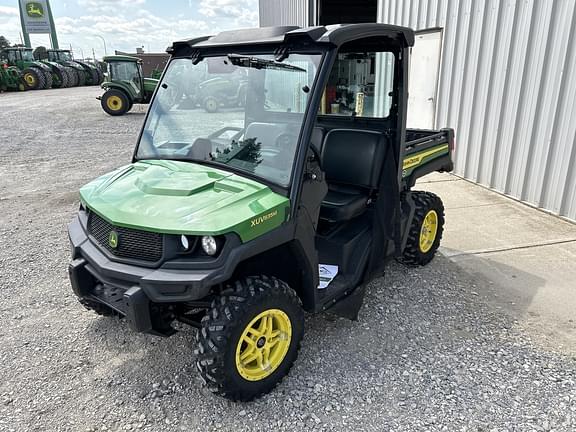 Image of John Deere XUV 835M equipment image 2