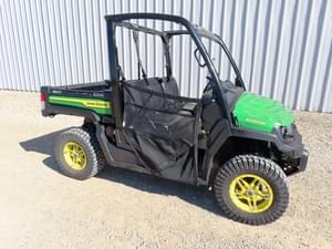 2023 John Deere XUV 835M Image