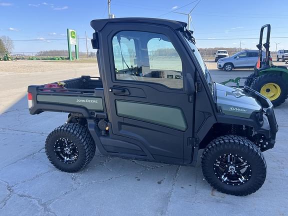 Image of John Deere XUV 835M Primary image