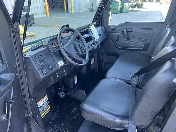 Image of John Deere XUV 835M equipment image 4