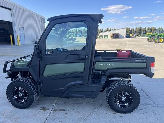 Image of John Deere XUV 835M equipment image 1