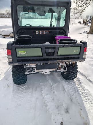 Image of John Deere XUV 835M equipment image 2