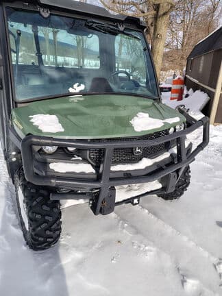 Image of John Deere XUV 835M equipment image 1