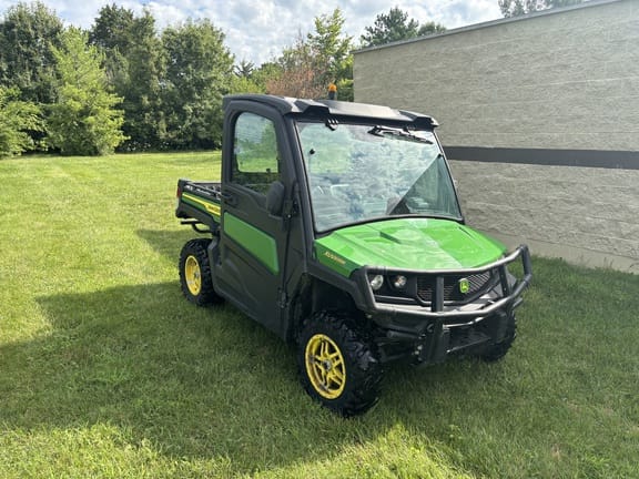 2023 John Deere XUV 835M Equipment Image0