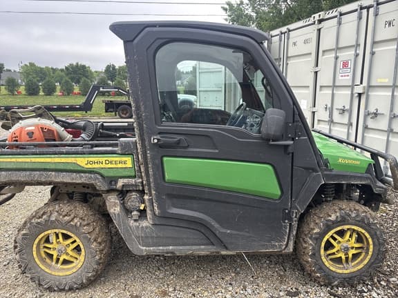 Image of John Deere XUV 835M equipment image 3