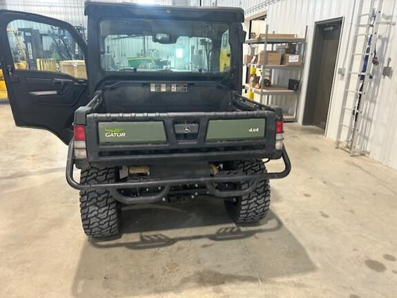 Image of John Deere XUV 835M equipment image 4