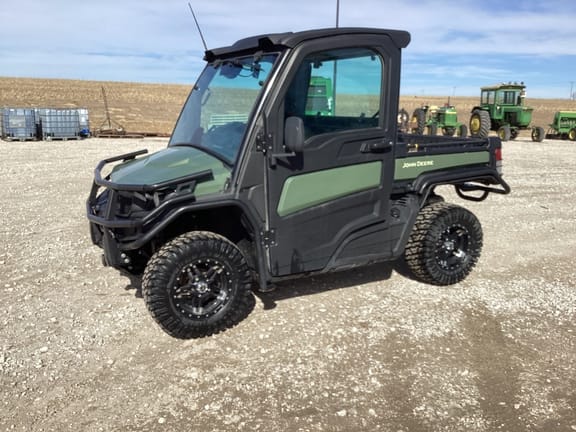 2023 John Deere XUV 835M Equipment Image0