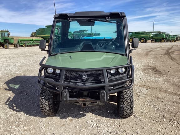 Image of John Deere XUV 835M equipment image 1