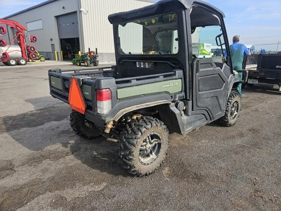 Image of John Deere XUV 835M equipment image 2