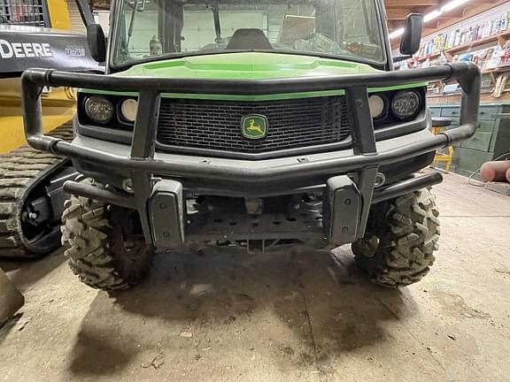 Image of John Deere XUV 835M equipment image 4