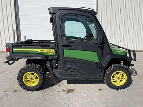 Image of John Deere XUV 835M equipment image 1