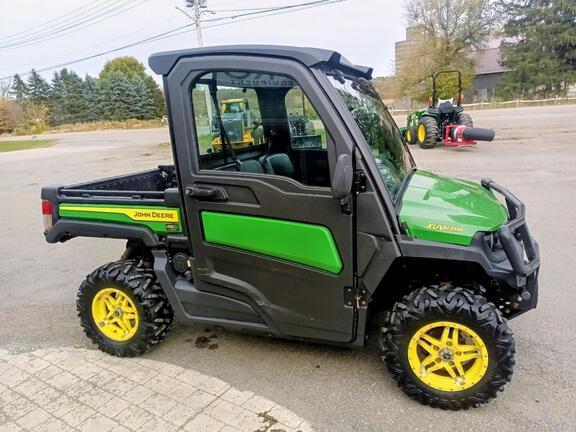 Image of John Deere XUV 835M equipment image 1