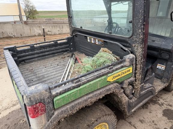 Image of John Deere XUV 835M equipment image 3