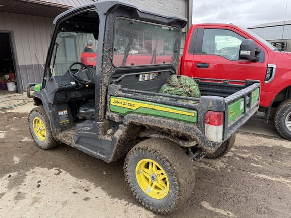 2023 John Deere XUV 835M Equipment Image0