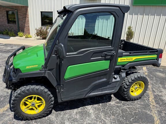 Image of John Deere XUV 835M equipment image 1