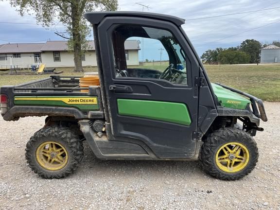 Image of John Deere XUV 835M equipment image 2